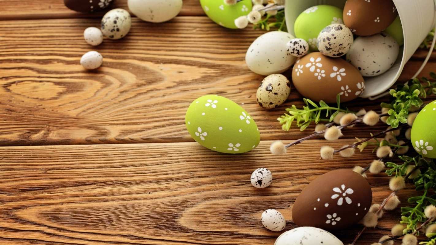 Открытка крашеные яйца и верба  пасха  С пасхой 